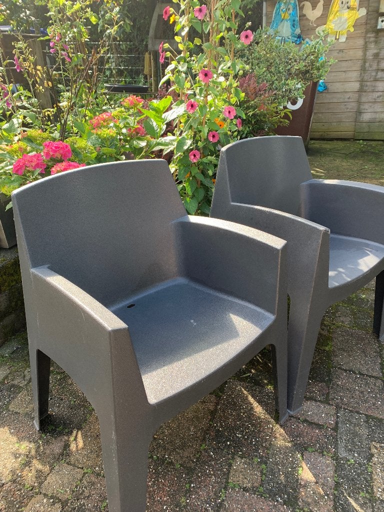 Twee stapelbare tuinstoelen, Tuin en Terras, Tuinstoelen, Ophalen, Gebruikt, Kunststof, Stapelbaar