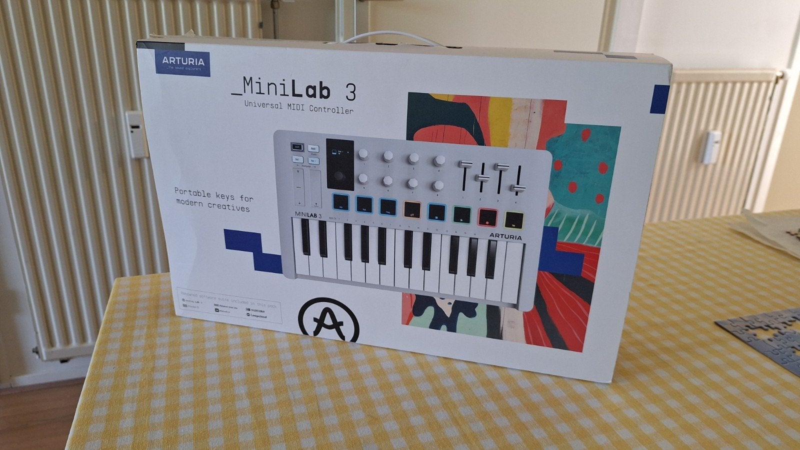 Arturia MiniLab 3 white USB/MIDI Keyboard, Muziek en Instrumenten, Midi-apparatuur, Ophalen of Verzenden, Zo goed als nieuw