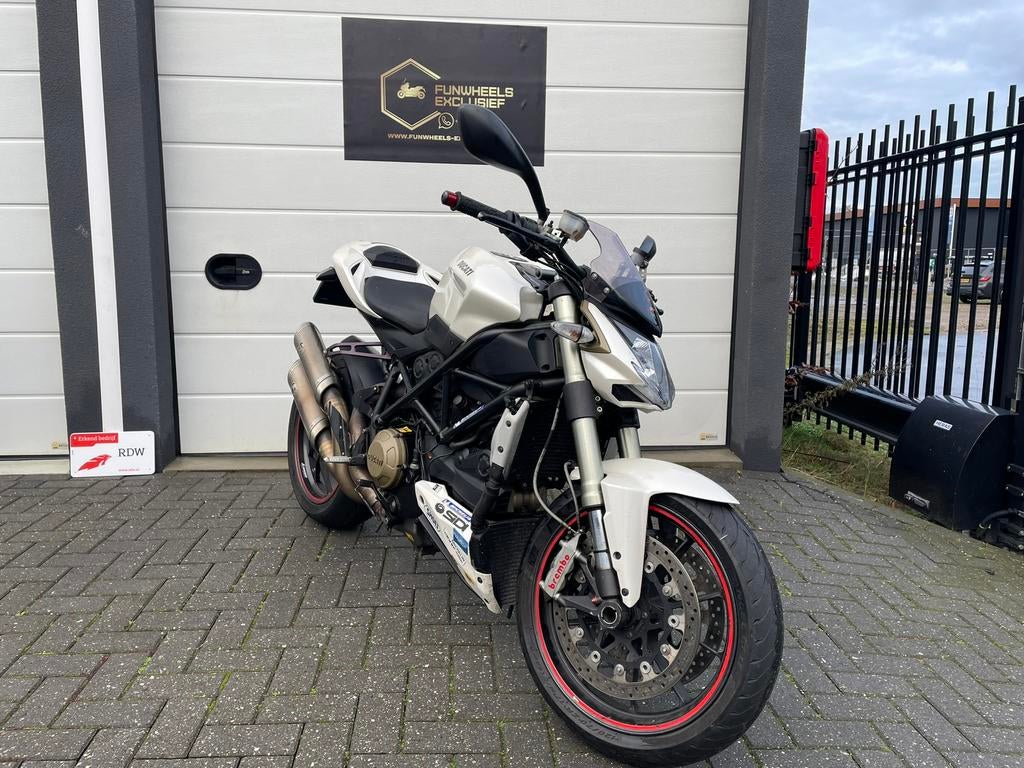 Ducati Streetfighter 1098 | Parelmoer wit | 2010 Termignoni, Motorrijbewijs A, Bedrijf, 3 cilinders, Meer dan 35 kW