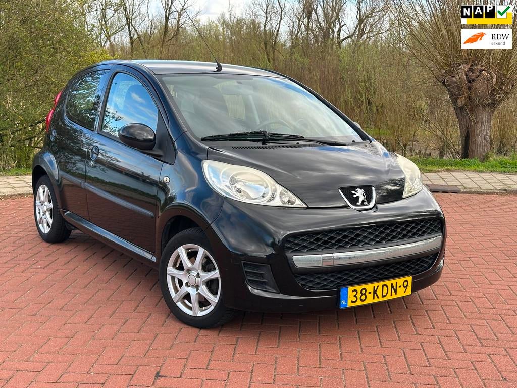 Peugeot 107 1.0-12V Sublime Airco/Nap/Toerenteller, Voorwielaandrijving, Gebruikt, Metallic lak, 4 stoelen