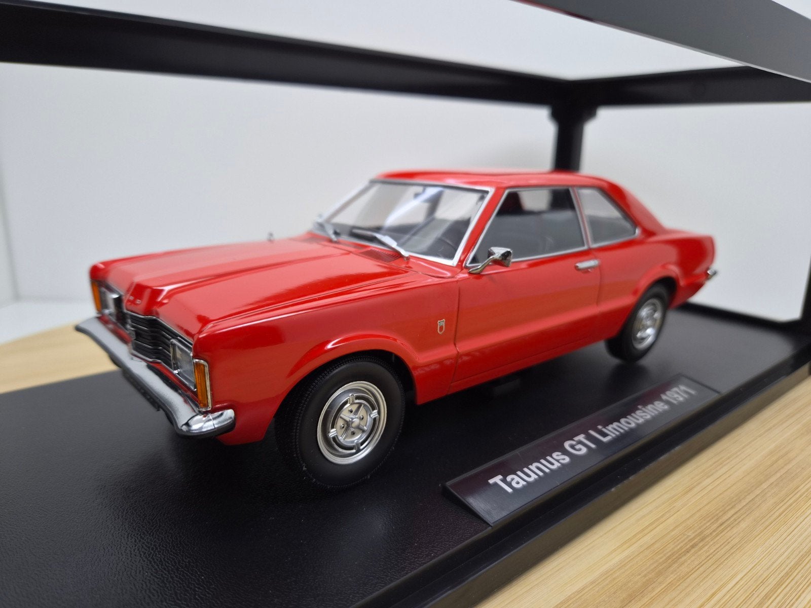 Aanbieding! KK-SCALE Ford Taunus GT Rood 1:18, Overige merken, Auto, Nieuw, Ophalen of Verzenden