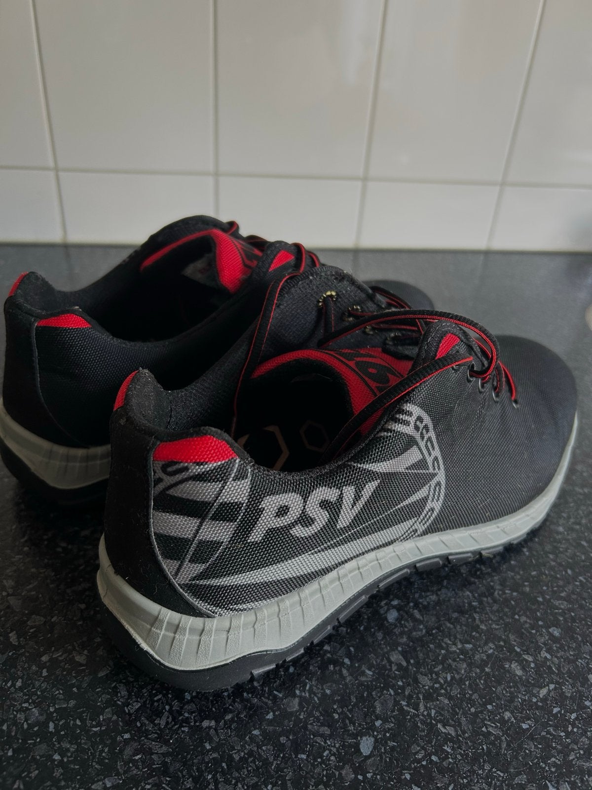 ELTEN PSV Veiligheidsschoenen Maat 41 Zwart/Rood, Kleding | Heren, Ophalen of Verzenden, Nieuw