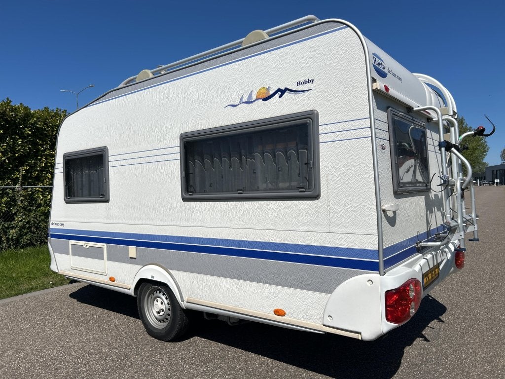 HOBBY 400 SF 2004 LUIFEL, FIETSENREK, VAST BED, Hobby-Wohnwagenwerk Ing. Harald Striewski GmbH, Hobby, 750 - 1000 kg, Tot en met 4