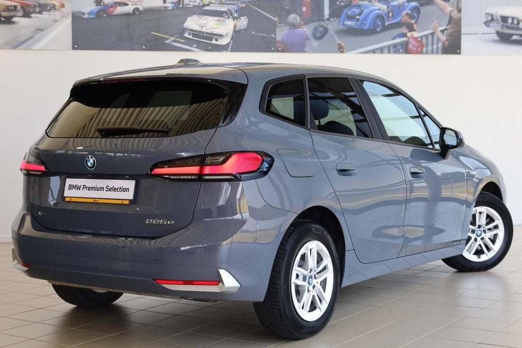 BMW 2-serie Active Tourer 225e xDrive | Head-Up Display | Vo, Auto's, BMW, Automaat, 1800 kg, Gebruikt, Sound system