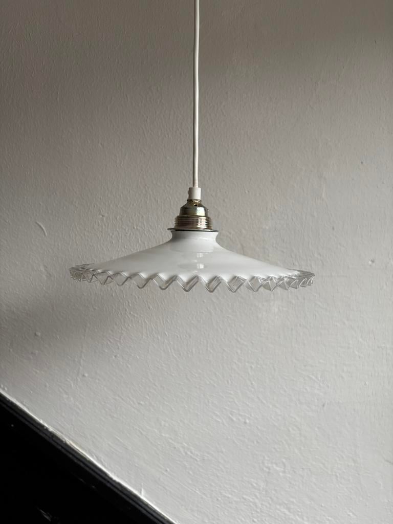 Vintage wit Frans glazen kartel lampen kapje glas hanglamp, Ophalen of Verzenden, Zo goed als nieuw, Glas, Minder dan 50 cm