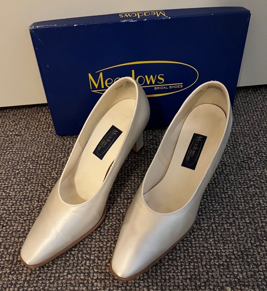 Trouwschoenen 1x gedragen maat 6 1/2, Kleding | Dames, Meadows, Beige, Schoenen, Ophalen of Verzenden