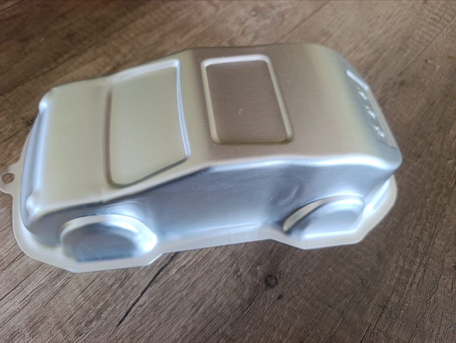 Bakvorm in de vorm van een auto, Ophalen of Verzenden, Zo goed als nieuw, Taarten, Bakvorm