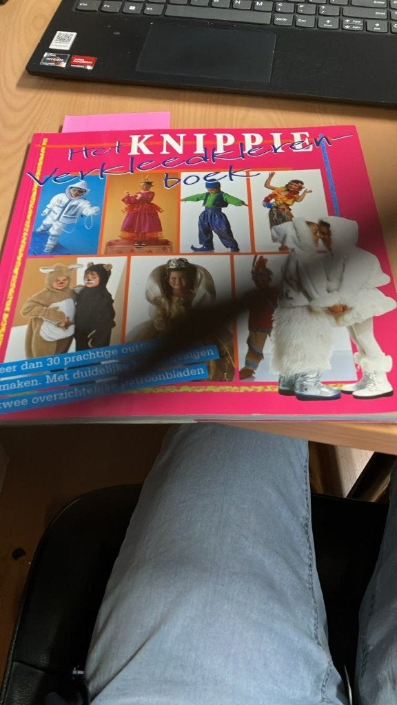 Het Knippie Verkleedklerenboek - Carnaval & Feest, Onbekend, Ophalen of Verzenden, Zo goed als nieuw