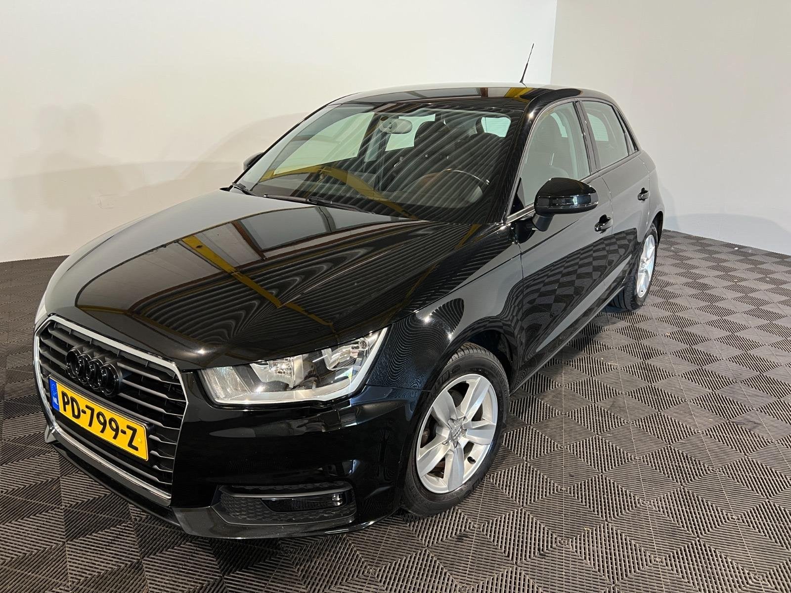 Audi A1 Sportback 1.0 TFSI Sport Pro Line, Auto's, Audi, Voorwielaandrijving, Stof, Euro 6, 95 pk
