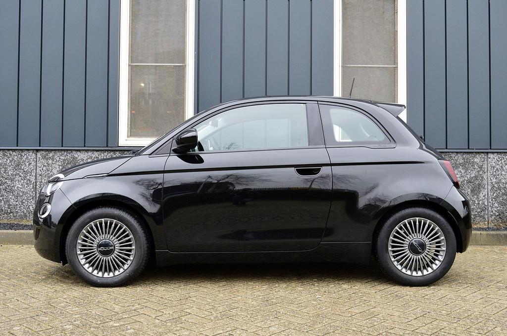 Fiat 500 Passion 42 kWh Rijklaarprijs-Garantie Navigatie Air, 12 maanden, Stof, 4 stoelen, Zwart