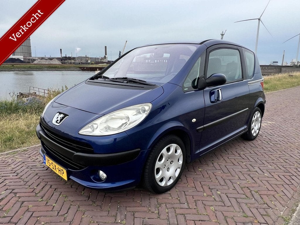 Peugeot 1007 1.4 Sesam Gentry AIRCO|NW APK, Auto's, Voorwielaandrijving, Zwart, 4 cilinders, 49 €/maand