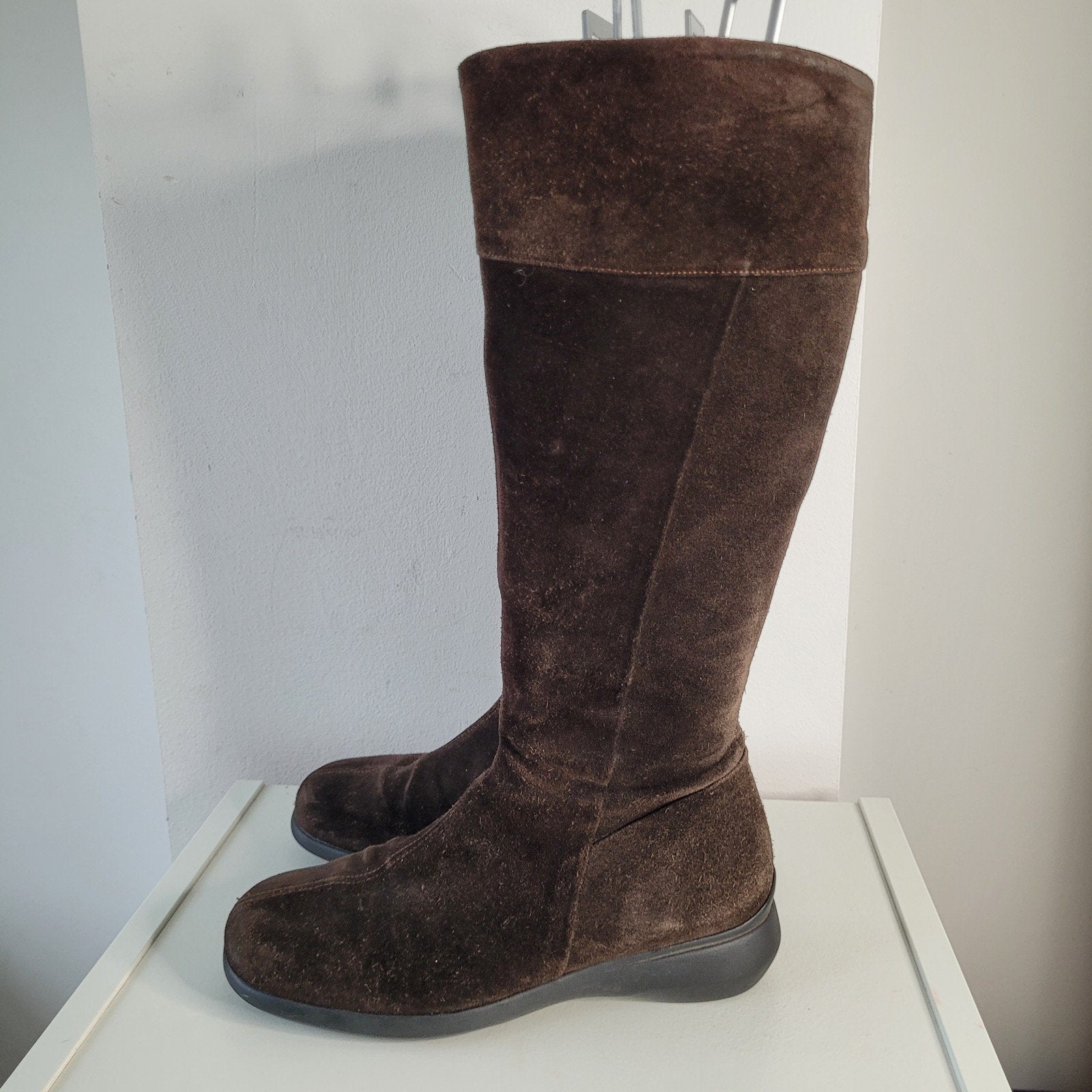 Wolky kniehoge laarzen maat 37 suede leer bruin, Kleding | Dames, Hoge laarzen, Wolky, Bruin, Ophalen of Verzenden