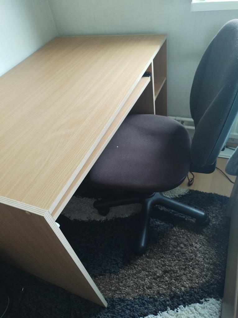 Bureau en bureaustoel, Ophalen, Gebruikt