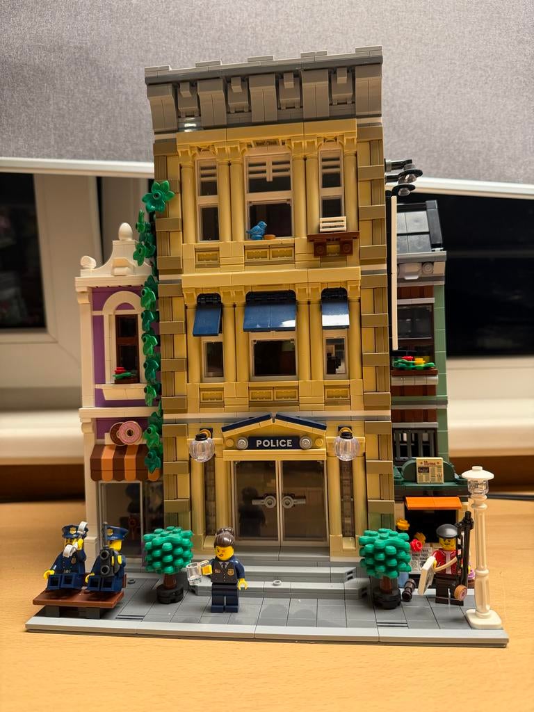 Lego Icons Modulaire Politiebureau 10278, Lego, Ophalen of Verzenden, Zo goed als nieuw, Compleet