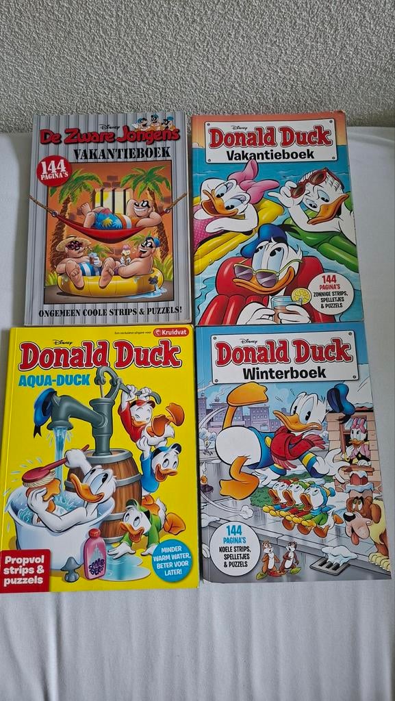 Donald Duck Vakantieboeken & Strips + moppentrommels, Meerdere stripboeken, Ophalen of Verzenden, Gelezen, Walt Disney