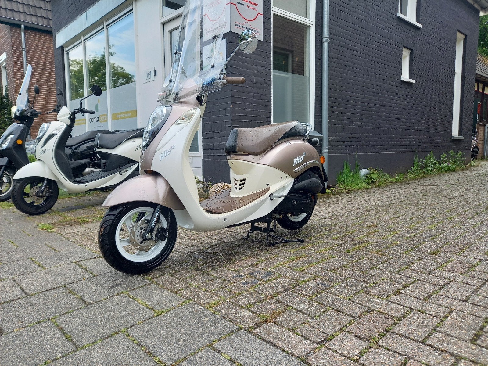 NIEUWSTAAT!!! Sym Mio snor 4400km!!!, Ophalen, Www.scooterapeldoorn.nl, SYM, Vlijtseweg 17-2, 7317 AC. APELDOORN