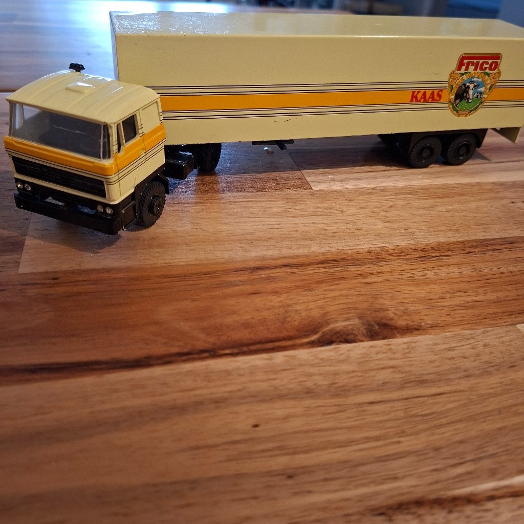 Vintage Lion Toys Frico Kaas TRUCK met Oplegger ,DIV DAFS ., Ophalen of Verzenden, Zo goed als nieuw, Bus of Vrachtwagen, Lion Toys