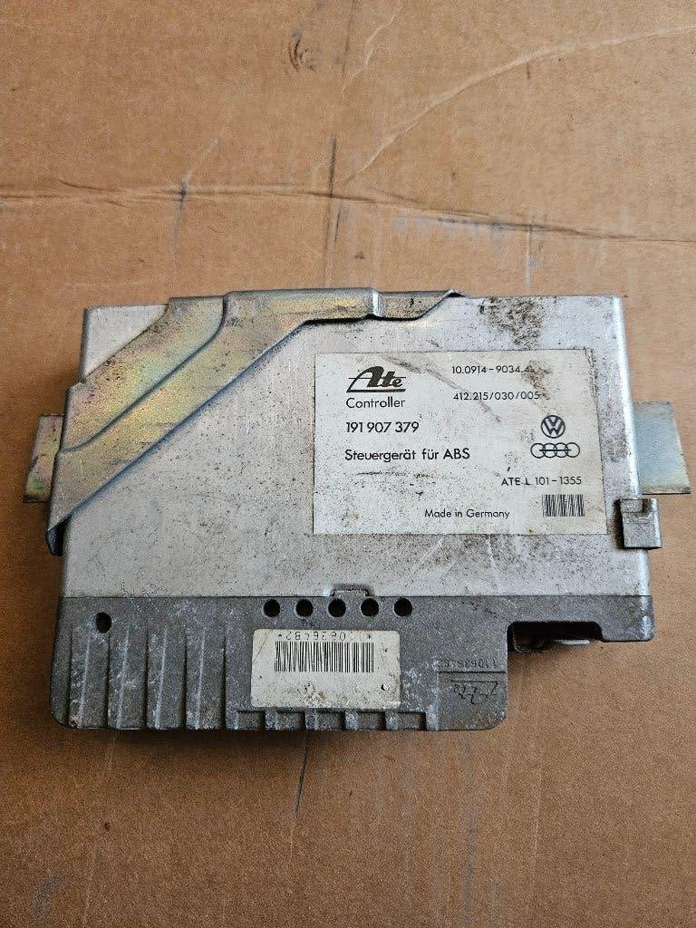 ABS Computer VW GOLF 2., Auto-onderdelen, Ophalen of Verzenden, Gebruikt, Volkswagen