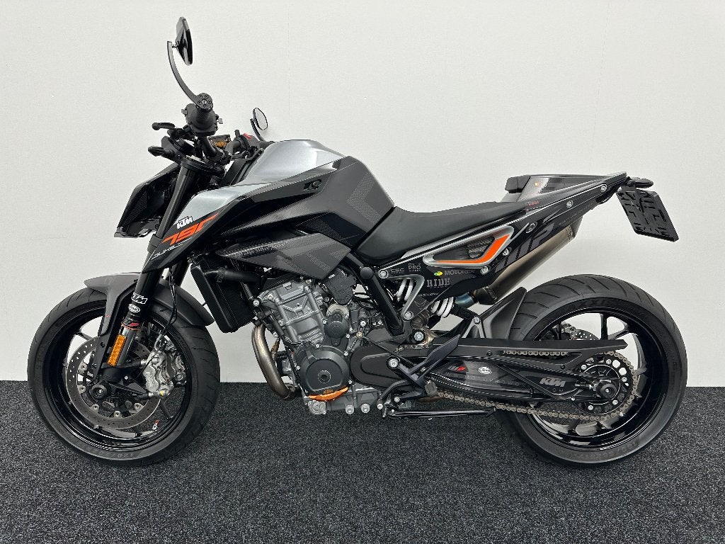 Sublieme KTM Duke 790 Power Parts Akrapovic WP, Motoren, 2 cilinders, Nieuw, Bedrijf, LED Verlichting