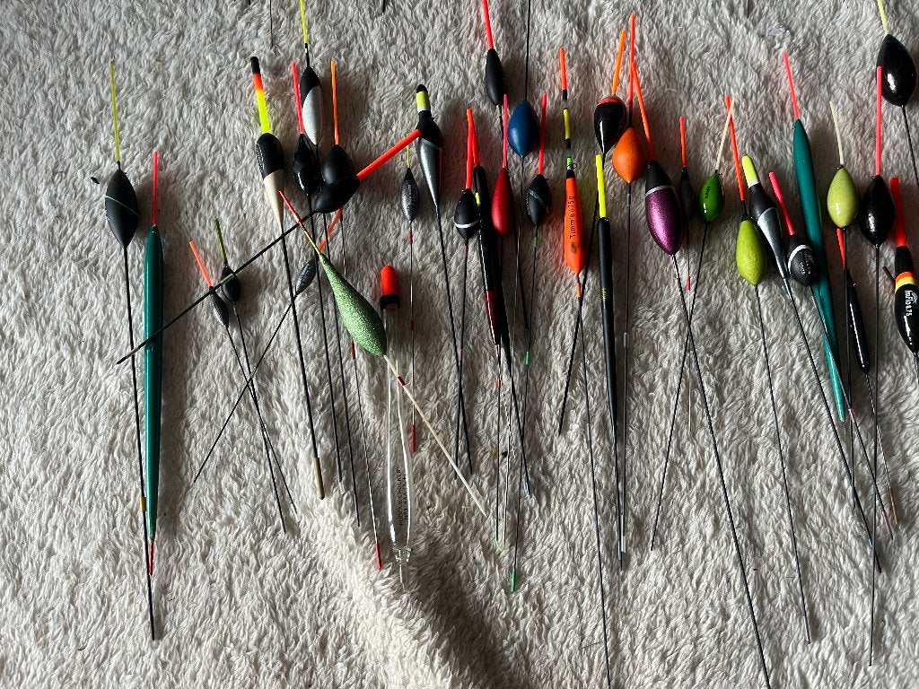 adv 933 / mixset 100 dobbers, Ophalen of Verzenden, Zo goed als nieuw, Dobber of Lood