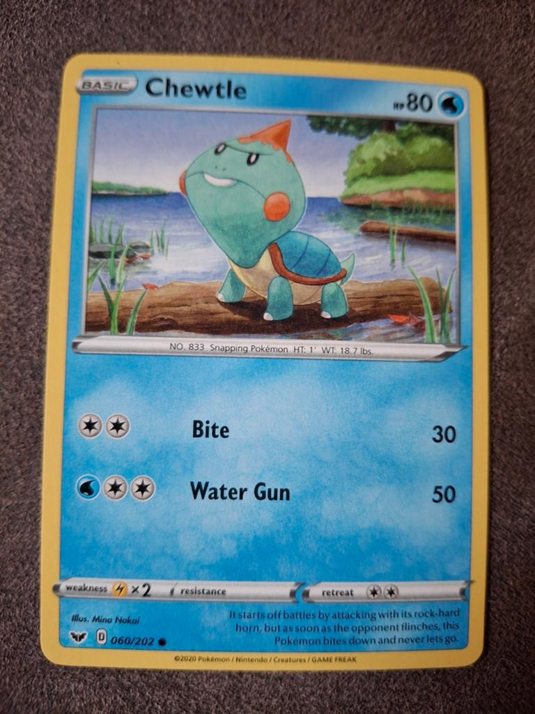 Chewtle Pokémon Kaart (060/202) - Zo goed als nieuw, Hobby en Vrije tijd, Verzamelkaartspellen | Pokémon, Zo goed als nieuw, Losse kaart