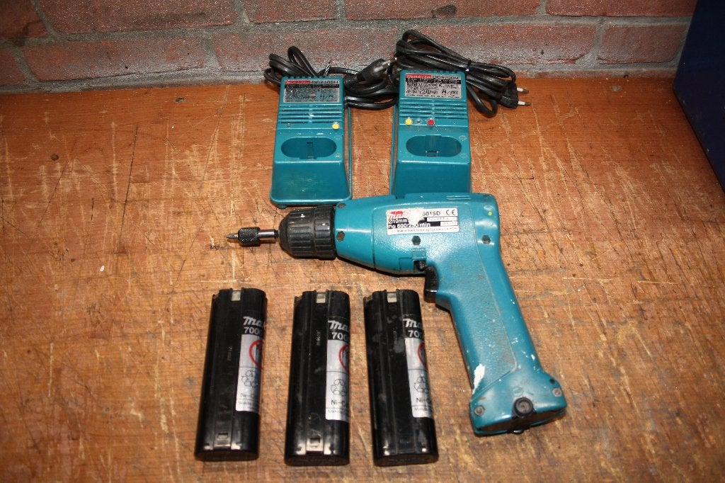 Makita 7,2V schroefmachine, Ophalen of Verzenden, Gebruikt, Boor- en Schroefmachine, Variabele snelheid