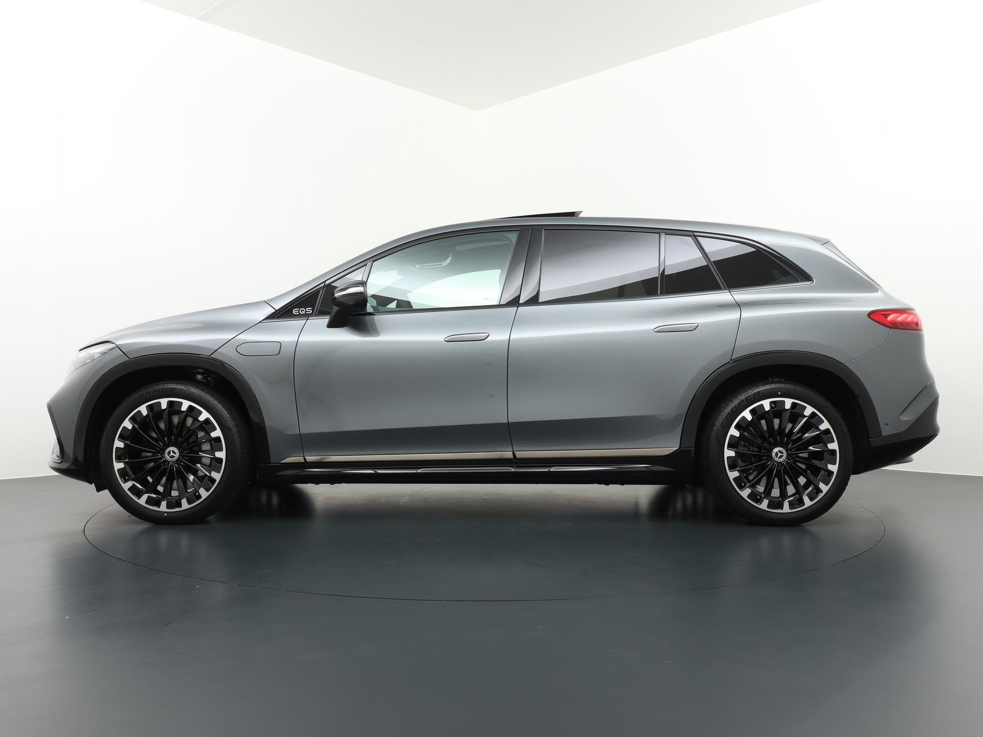 Mercedes-Benz EQS SUV 450 4MATIC AMG Line 108 kWh | Schuif -, Automaat, Zwart, Vierwielaandrijving, EQS
