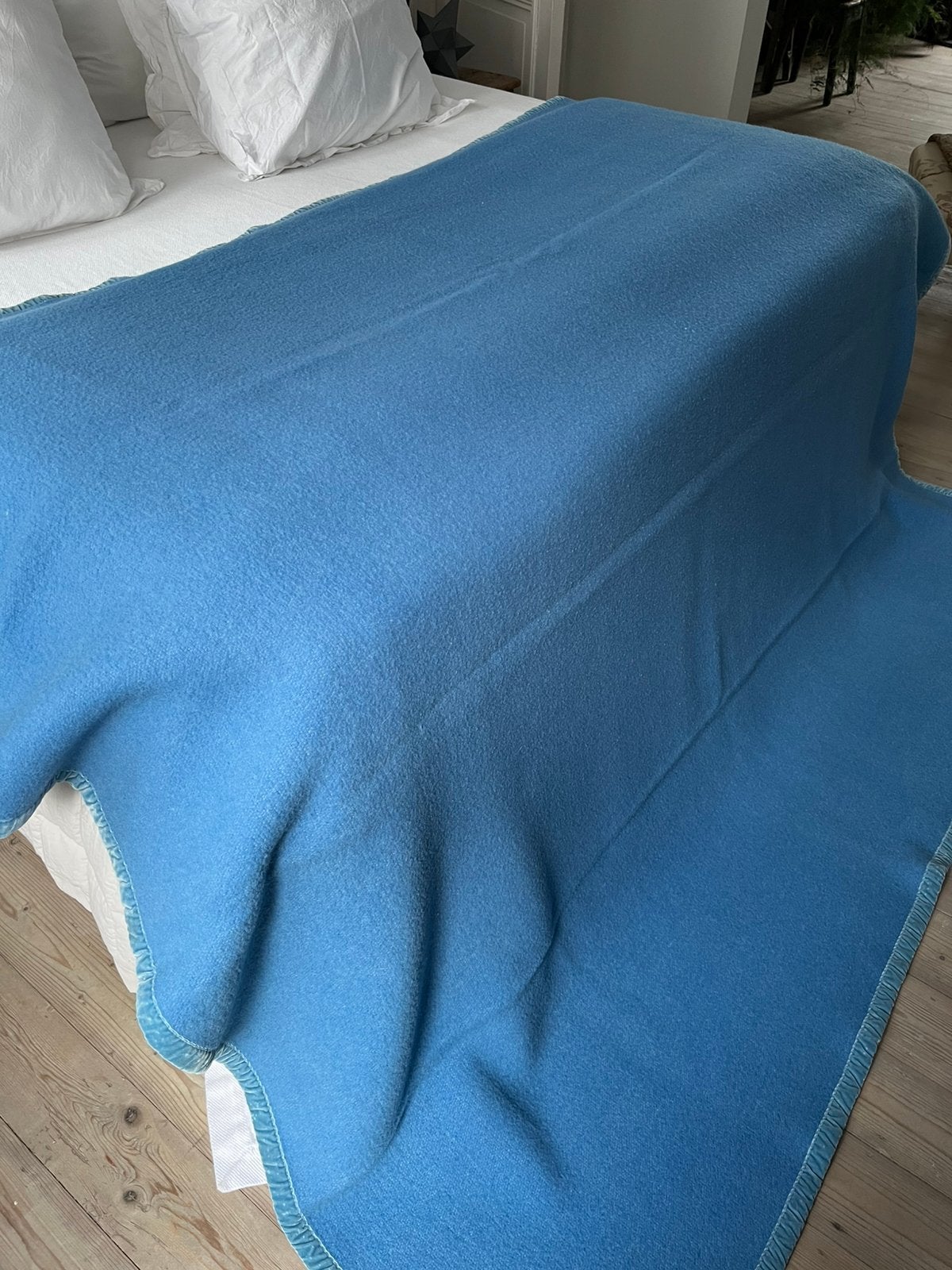 PRACHTIGE XL DEKEN WOOBDEKEN 100%WOL SOLE MIO BLAUW, Ophalen of Verzenden, Zo goed als nieuw