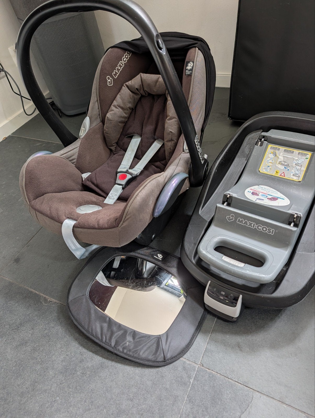Complete set: Maxi-Cosi autostoeltje + Isofix Base, Ophalen, Autogordel of Isofix, Gebruikt, Zijbescherming