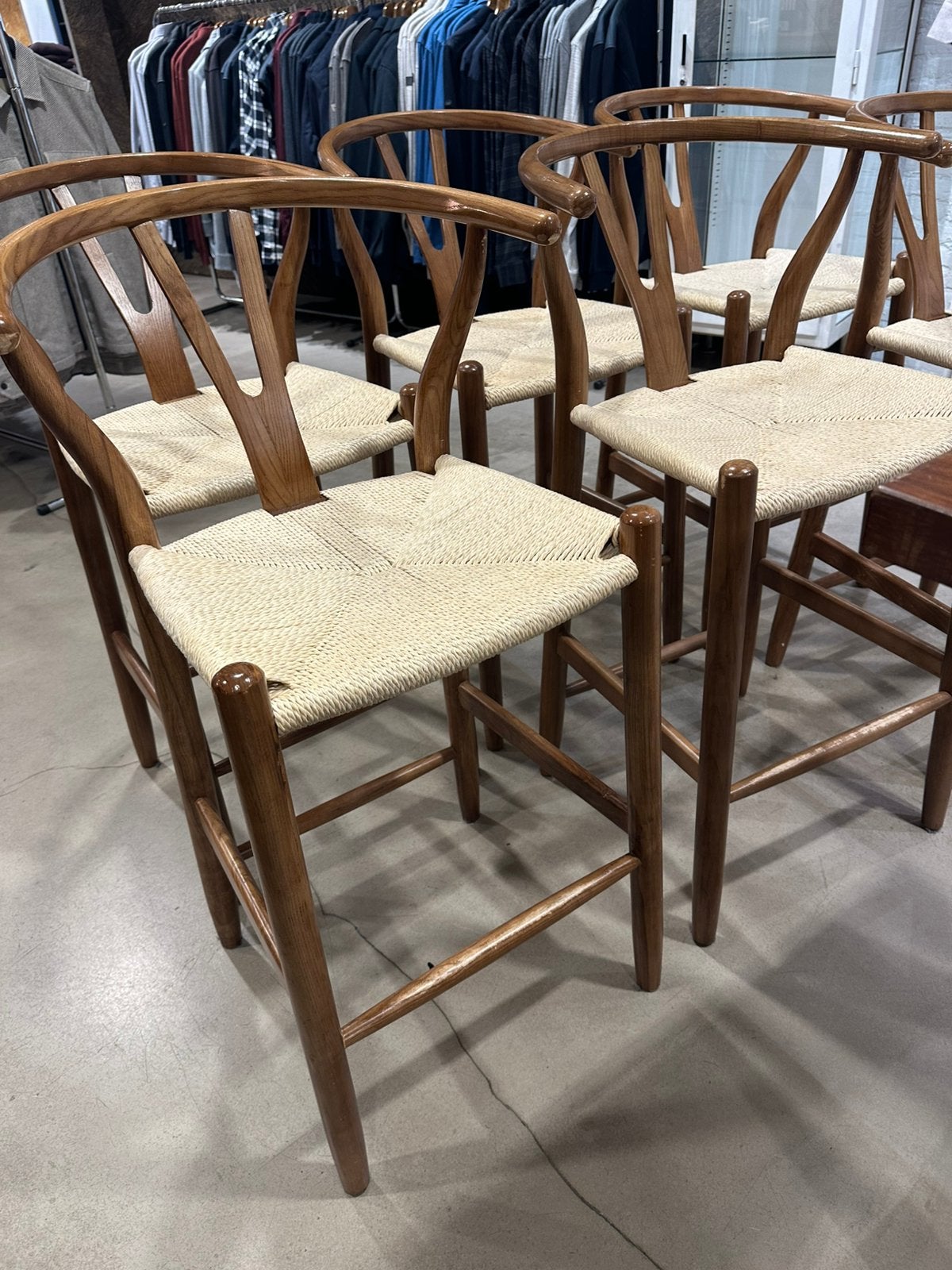 Barkrukken Wishbone chair Barkruk, Huis en Inrichting, 2 krukken, Ophalen, Zo goed als nieuw, 60 tot 90 cm