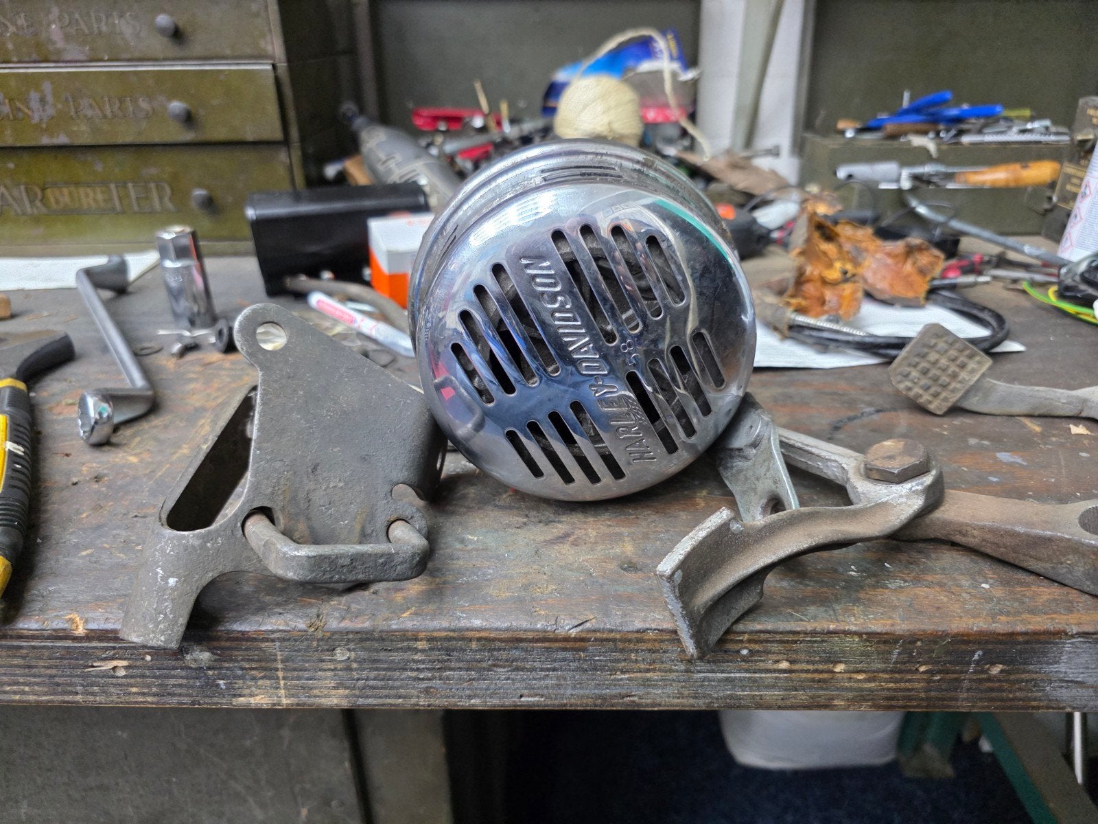 Harley Davidson Sirene met bracket en voetpedaal, Motoren, Ophalen of Verzenden, Gebruikt