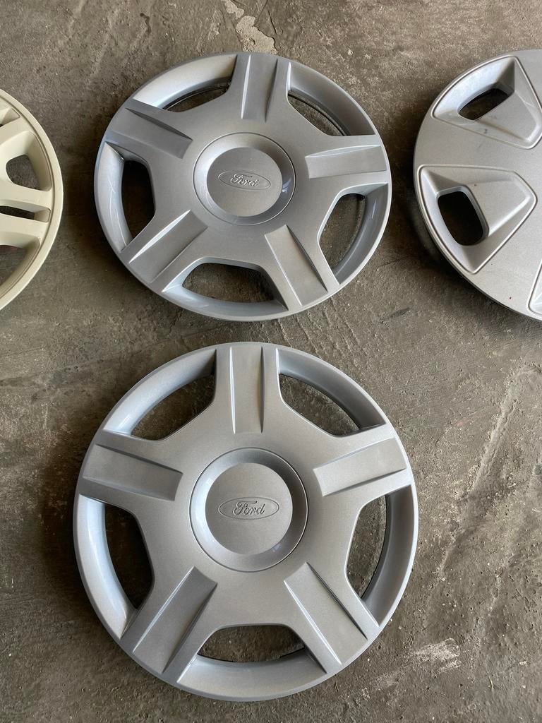 FORD WIELDEKSEL 2 stuks, Ophalen of Verzenden, Zo goed als nieuw