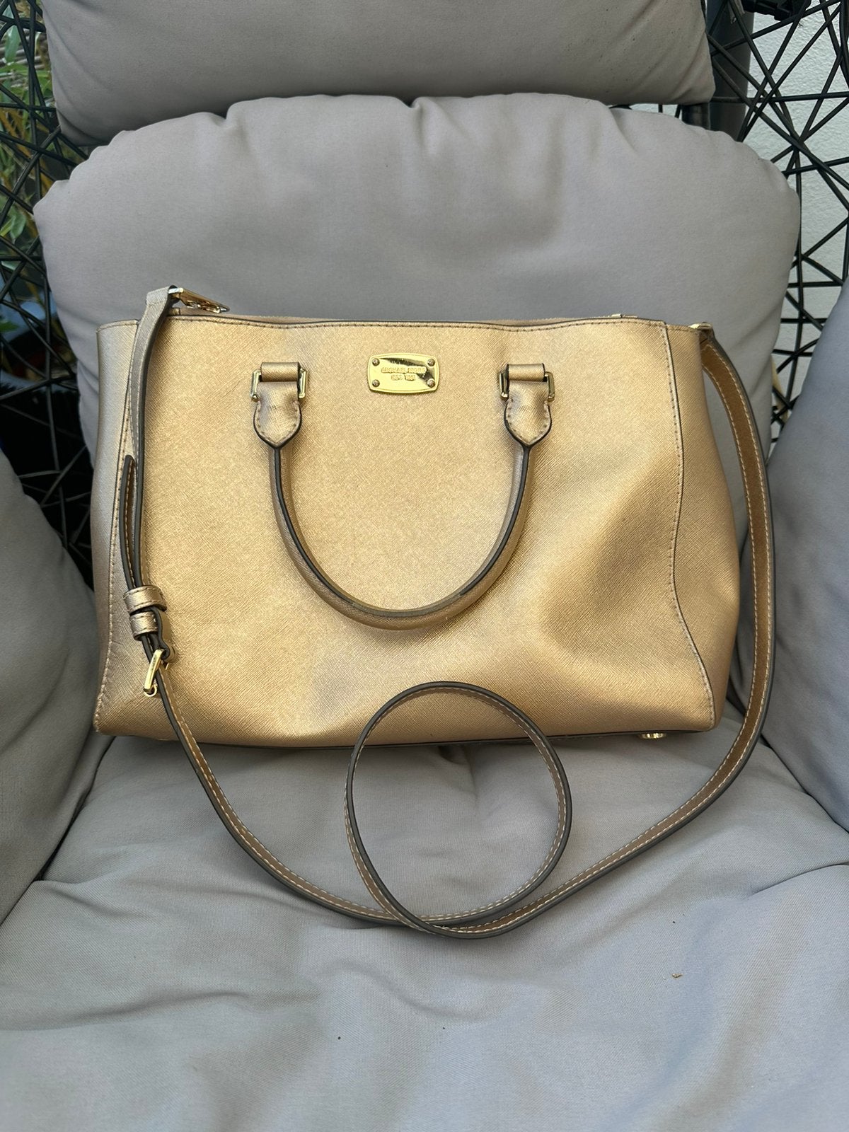 Michael Kors schoudertas, kleur goud, Ophalen of Verzenden, Zo goed als nieuw, Overige kleuren, Schoudertasje