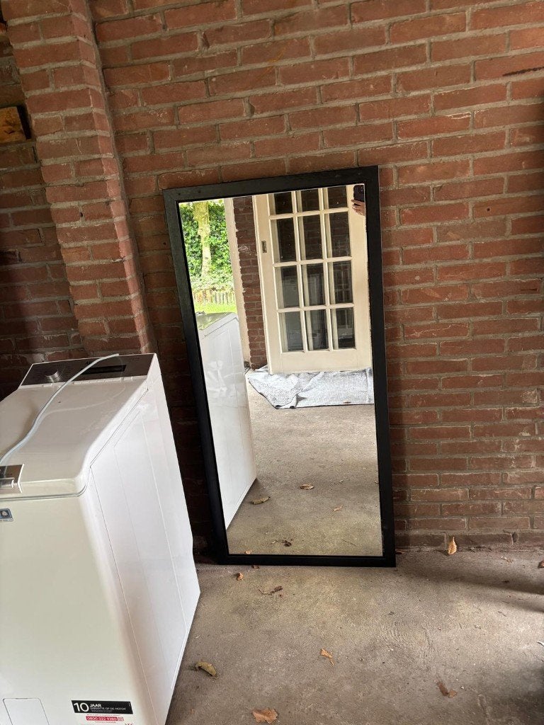 Grote retro spiegel met zwarte lijst, Huis en Inrichting, Woonaccessoires | Spiegels, Ophalen of Verzenden, Zo goed als nieuw