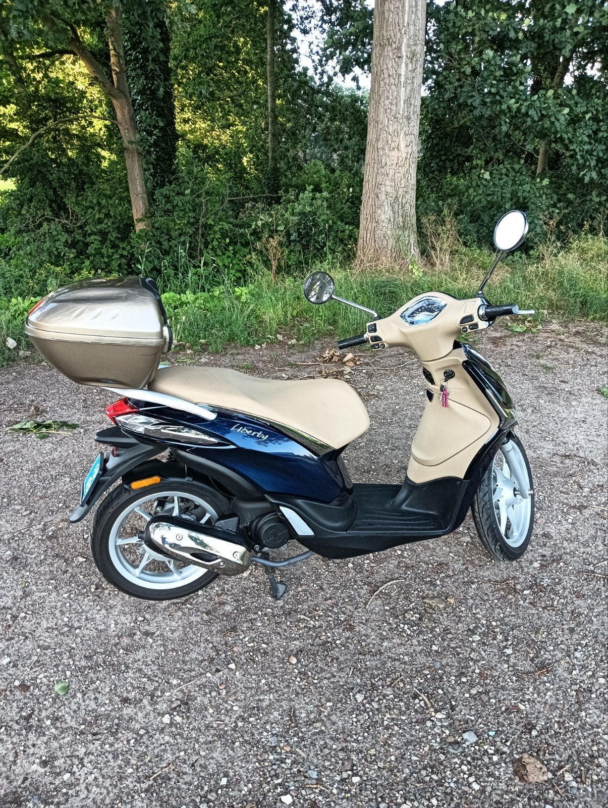 Piaggio liberty bj.2020 3000 km, Fietsen en Brommers, Scooters | Piaggio, Ophalen, Overige modellen, Zo goed als nieuw, Benzine
