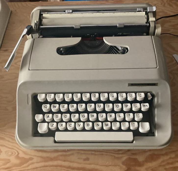Olivetty Mercedes 2000 typemachine, Diversen, Ophalen of Verzenden, Gebruikt