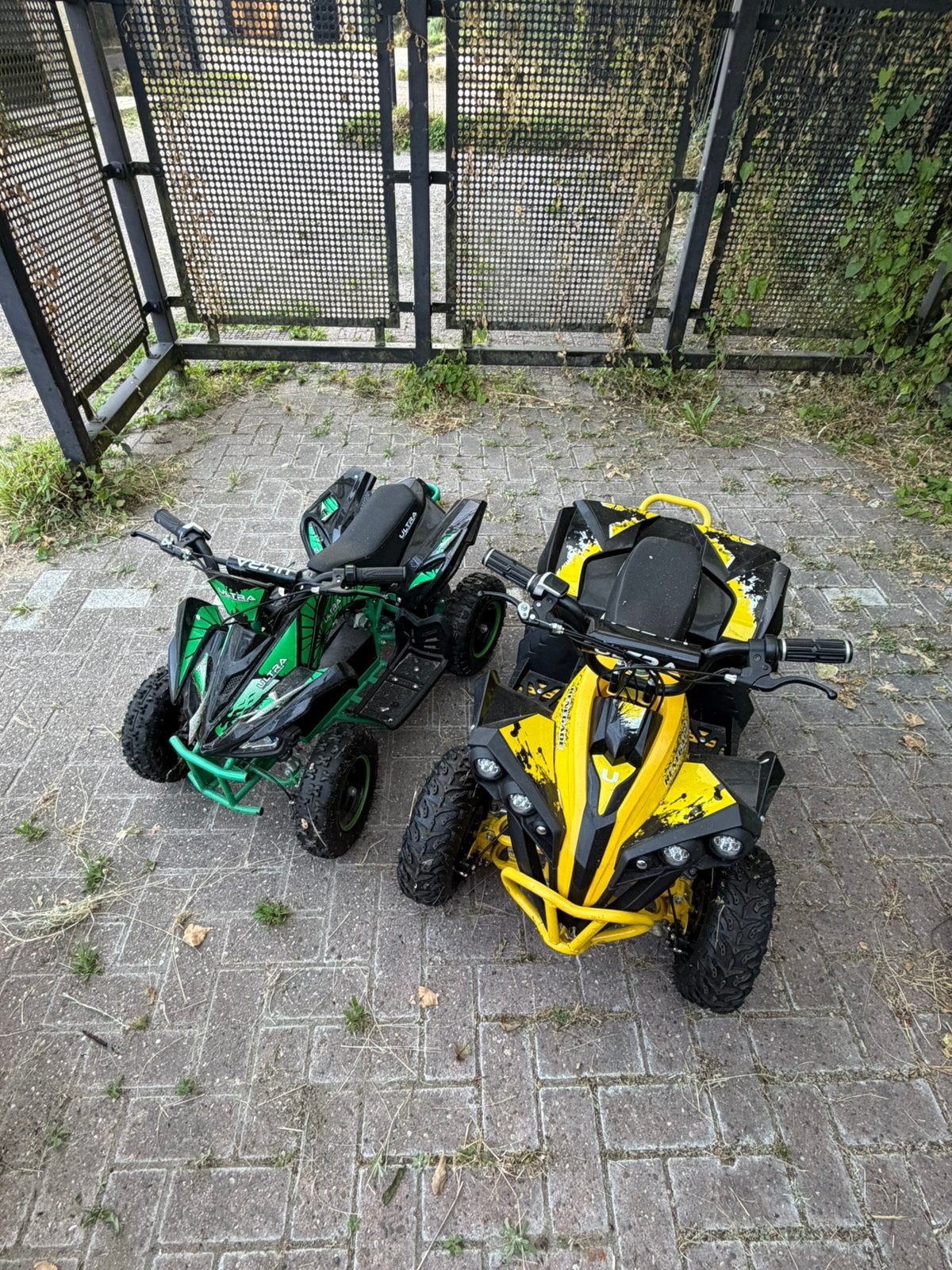 2x Elektrische Kinderquad Ultra Motocross – Samen te koop, Ophalen of Verzenden