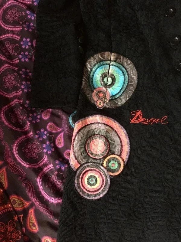 Mooie A-lijn designer jas van Desigual 42/44 nu voor 59,99€, Zwart, Maat 42/44 (L), Ophalen of Verzenden, Desigual