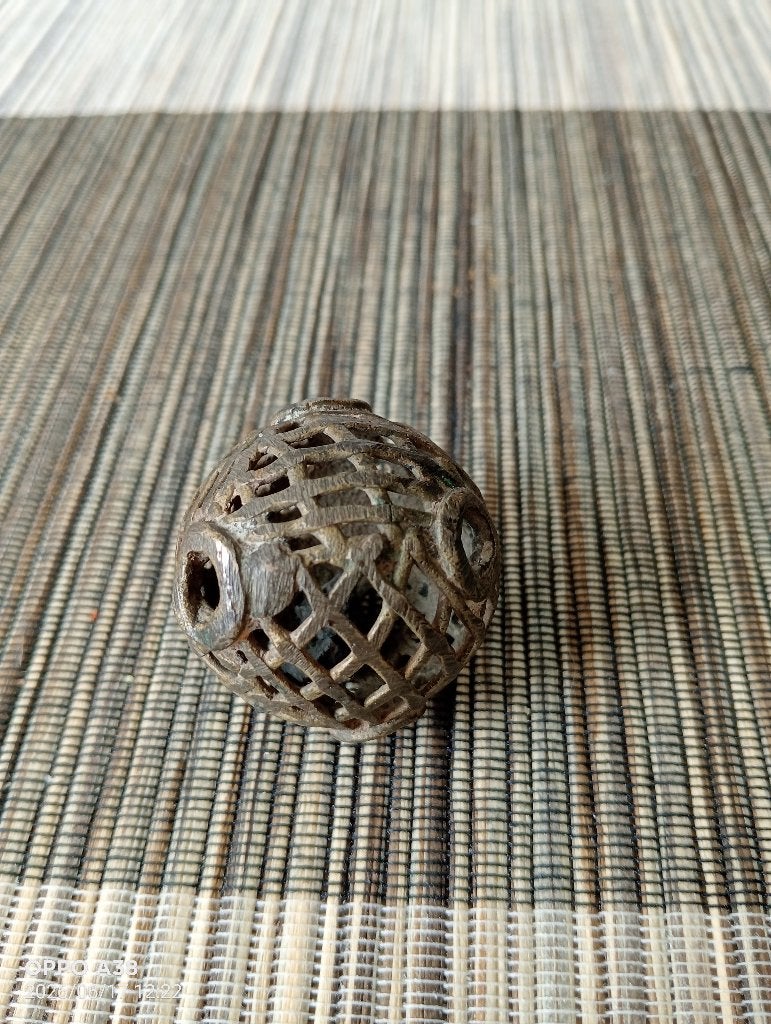 Oud bronze bal hanger uit india, Ophalen of Verzenden, Brons