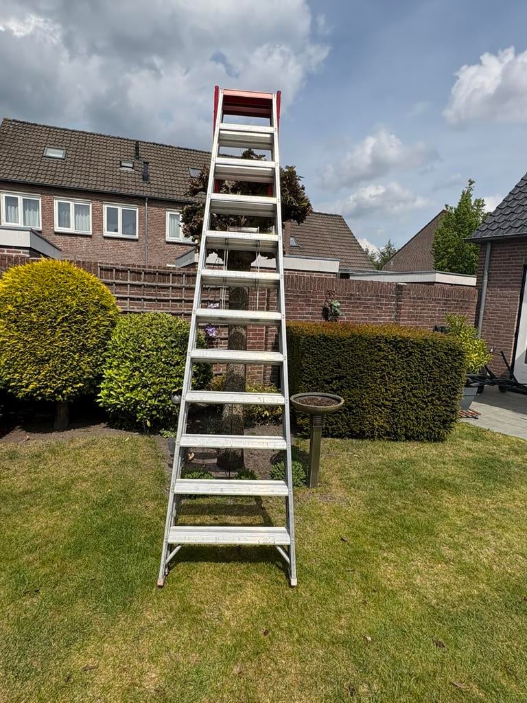 Dubbele ladder Altrex 11 treeds, Doe-het-zelf en Verbouw, Ladders en Trappen, Ophalen of Verzenden, Gebruikt, Ladder, 2 tot 4 meter