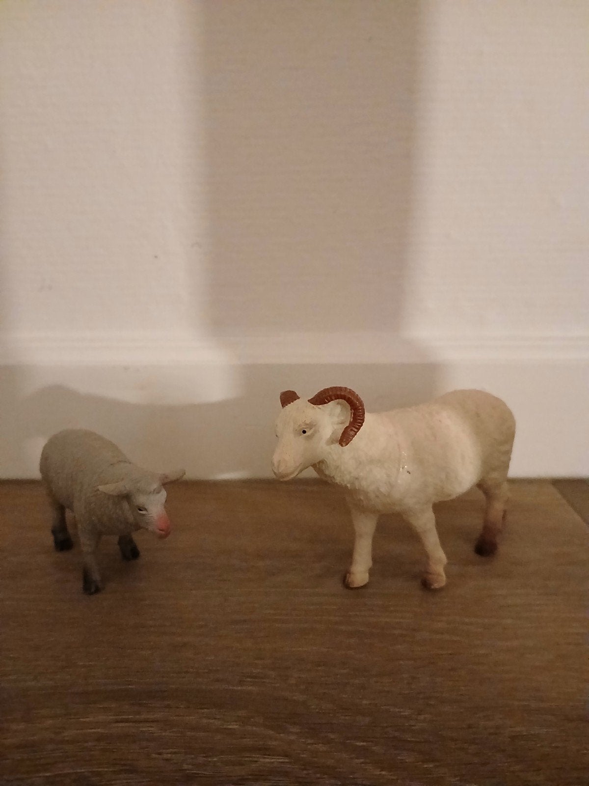 2 mooie speelgoed schapen, Verzenden, Zo goed als nieuw, Boerderijdier, Overige typen