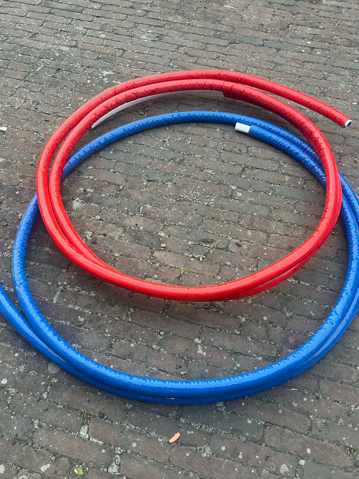Geïsoleerde leidingen voor verwarming/koeling, Doe-het-zelf en Verbouw, Ophalen, Overige materialen, 2 tot 4 meter, Nieuw