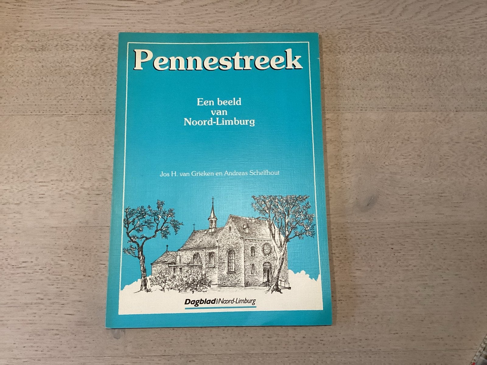Pennestreek: Een beeld van Noord-Limburg (1989), Boeken, Ophalen of Verzenden, 20e eeuw of later, Gelezen