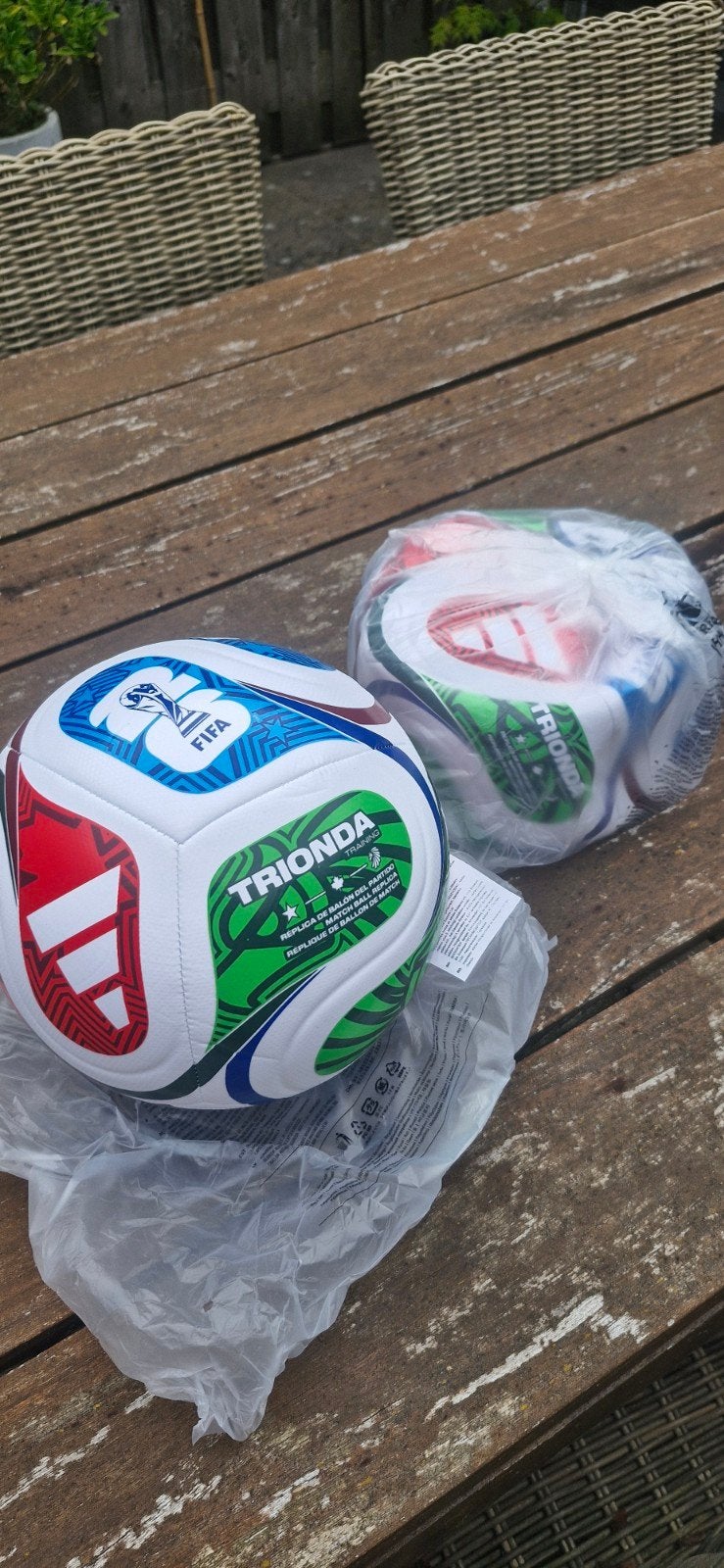 2 nieuwe wk 2026 ballen Trionda training size 5, Sport en Fitness, Voetbal, Maat XL, Ophalen, Nieuw, Bal
