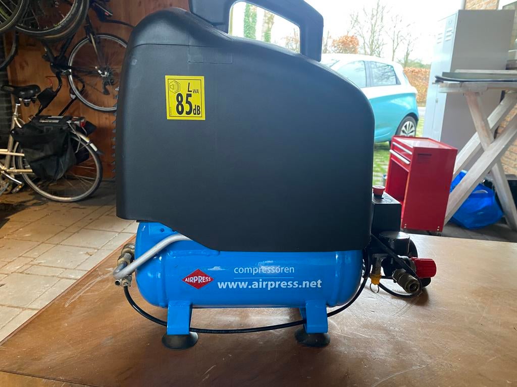 Compressor (niet gebruikt), Ophalen, 6 tot 10 bar, Zo goed als nieuw, Minder dan 200 liter/min
