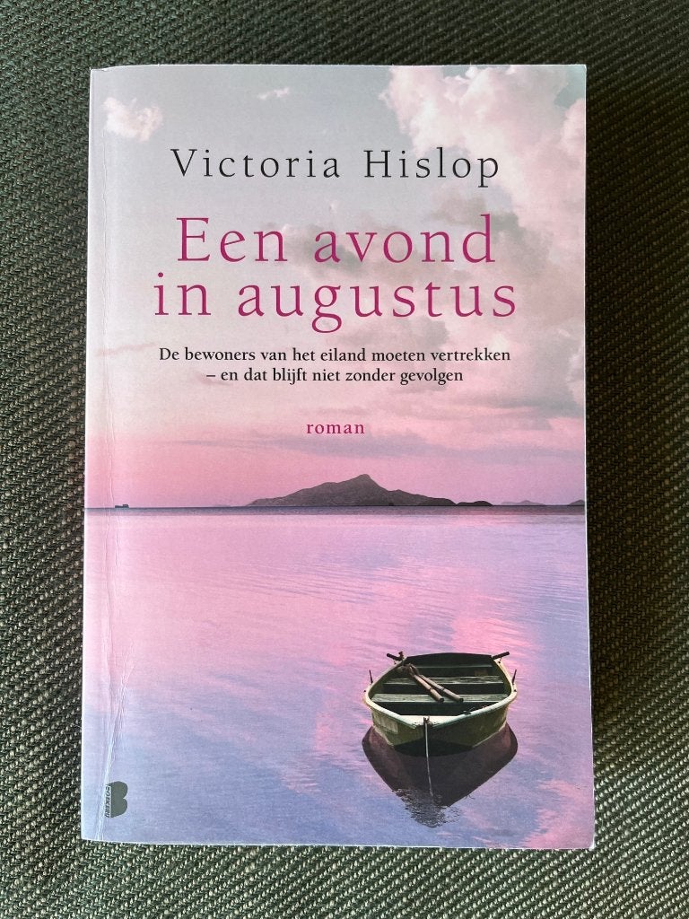 Victoria Hislop - Een avond in augustus. (2021), Boeken, Ophalen of Verzenden, Zo goed als nieuw, Victoria Hislop