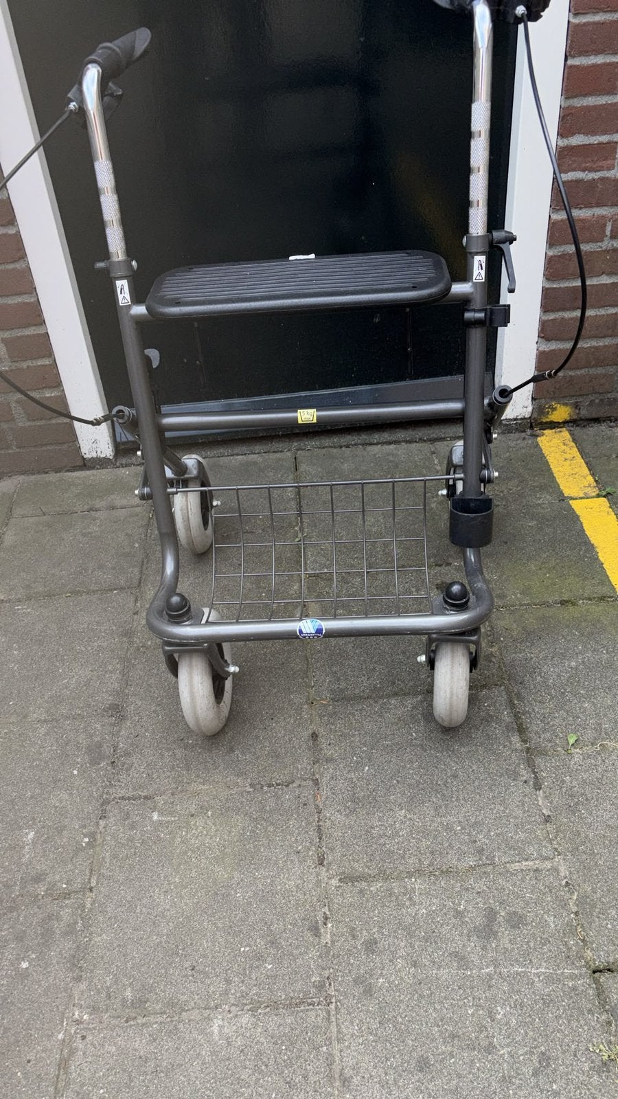 Rollator donker grijs, Diversen, Ophalen, Zo goed als nieuw