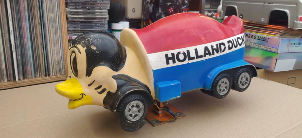 Holland duck vrachtwagen mascotte met beugel, Hobby en Vrije tijd, Modelbouw | Radiografisch | Auto's, Ophalen of Verzenden