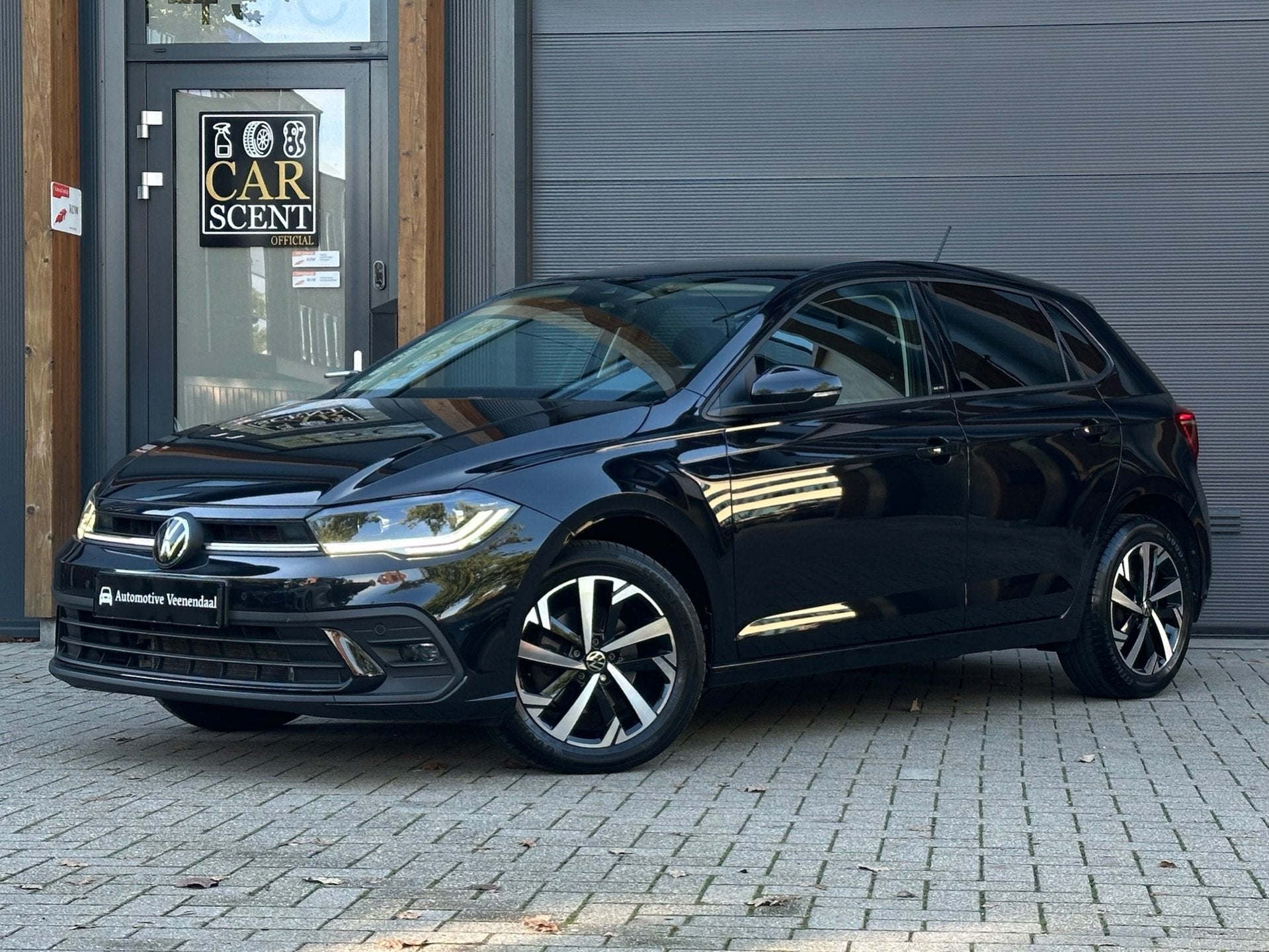 Volkswagen POLO 1.0 TSI Move DSG IQ Light, Camera, Clima, AC, Dealer onderhouden, Gebruikt, Zwart, Bedrijf