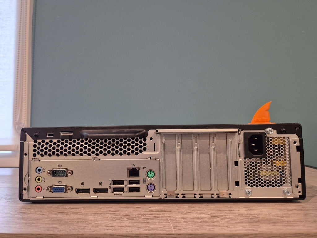 Foto 3 van Lenovo M75s | RYZEN 3200G, 8GB DDR4, 256GB NVME SSD | VEGA 8